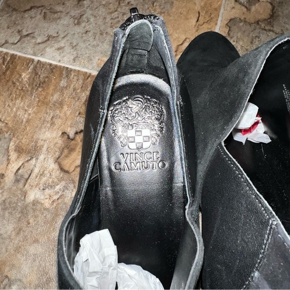 Womens Vince Camuto Vaniesha Black Suede Ankle Heeled Bootie Size 9M/39 - Picture 7 of 14